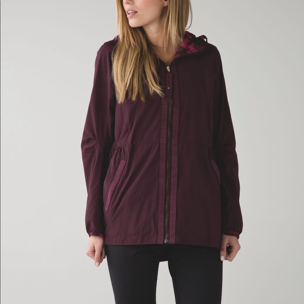 Lululemon rain for daze jacket size 4